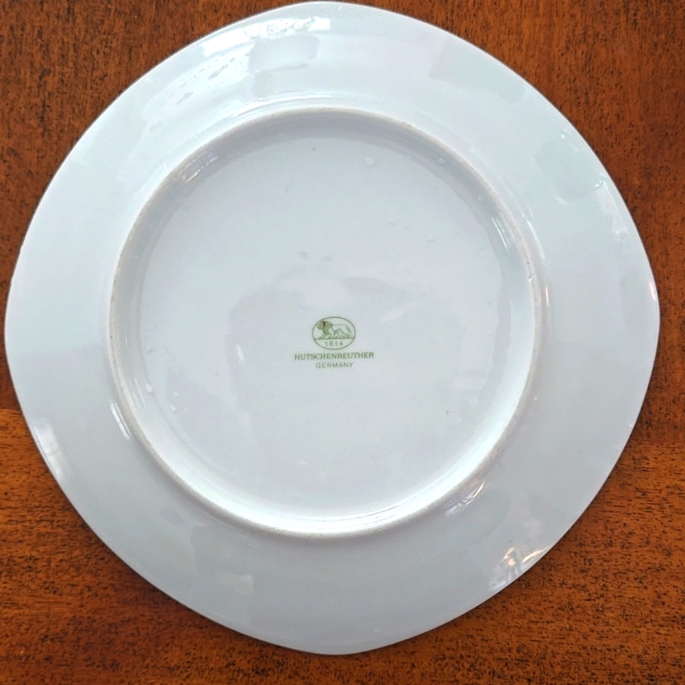 Hutschenreuther Elegant Fruit Design Plate w Green Rim - Picture 2 of 4